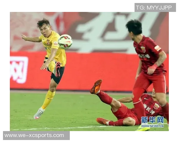 2016年广州恒大与上海上港精彩对决比赛录像回顾与分析